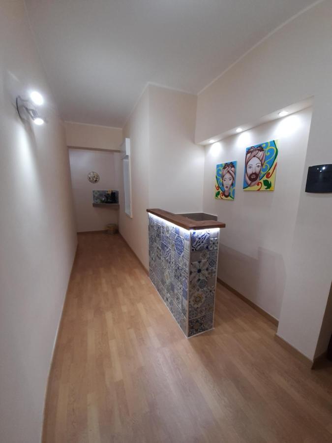 Milazzo: La Porta Delle Eolie Bed & Breakfast Exterior foto