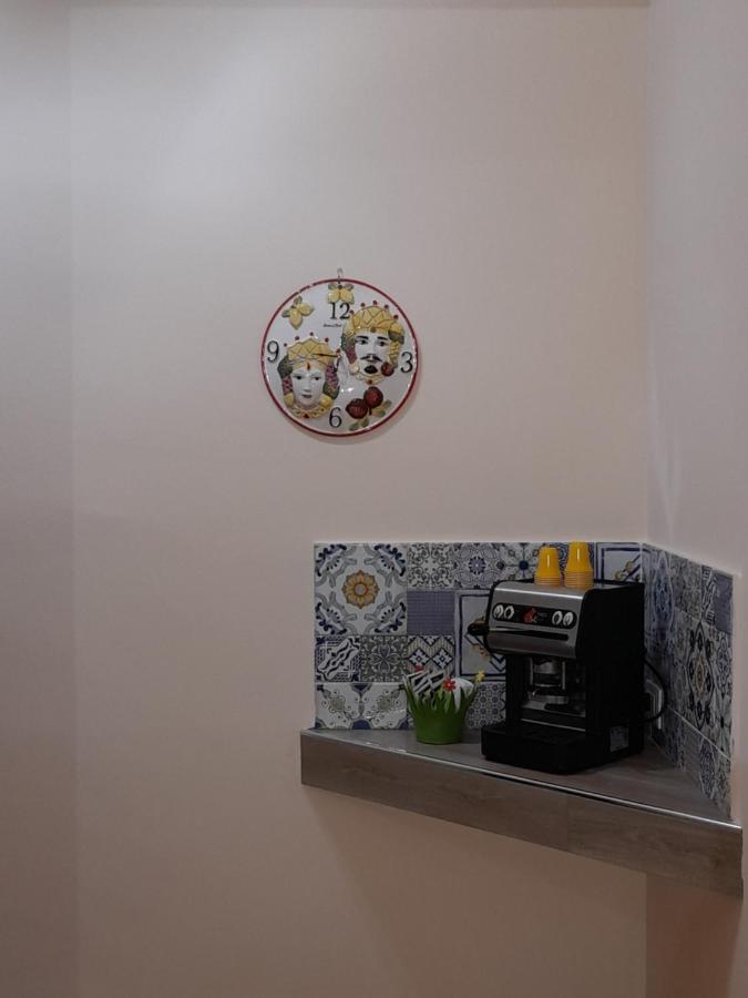 Milazzo: La Porta Delle Eolie Bed & Breakfast Exterior foto