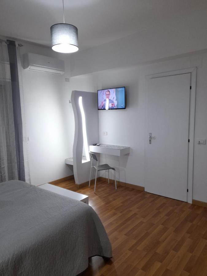 Milazzo: La Porta Delle Eolie Bed & Breakfast Cameră foto